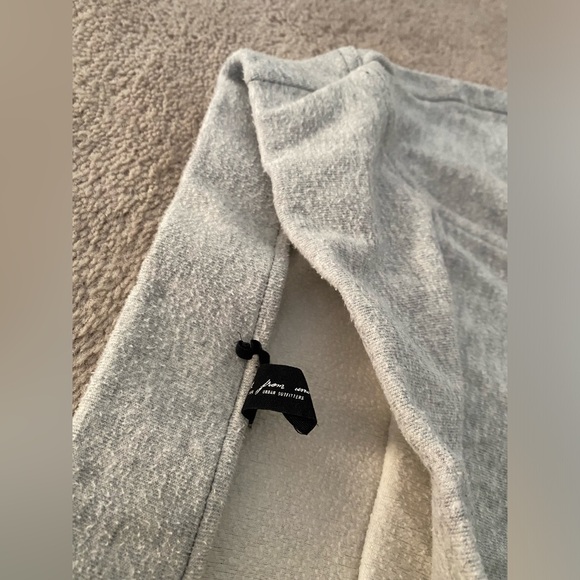 size- small - Picture 3 of 3